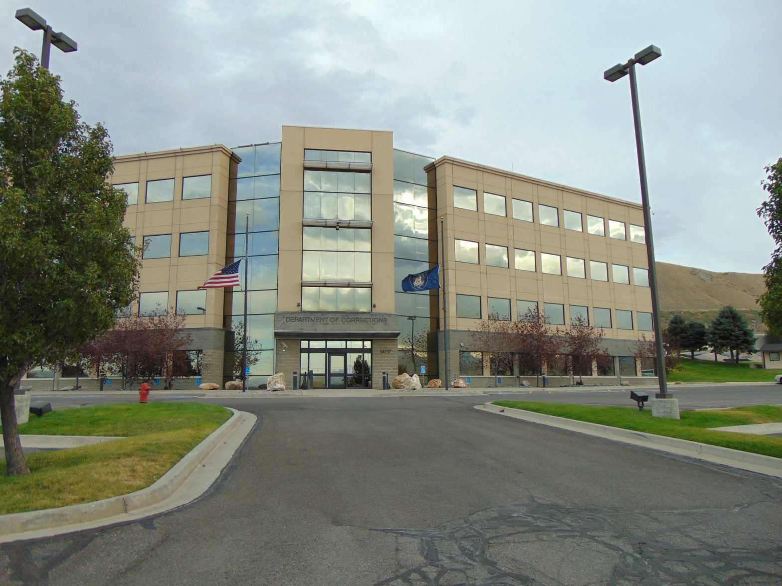 Utah Department of Corrections building. An Errant Knight, CC BY-SA 4.0 , via Wikimedia Commons