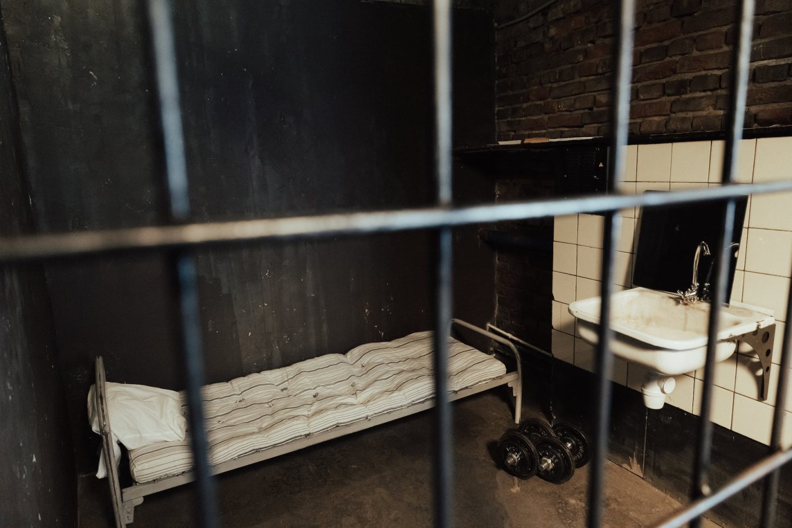 An empty jail cell. Article: Robert Fort, Deschutes County Killer, Dies at Two Rivers Correctional Institution